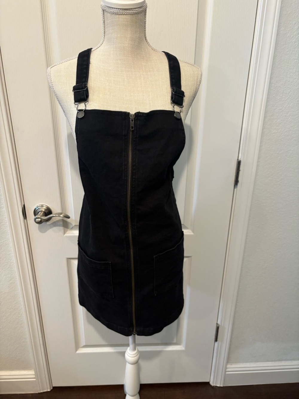 art class Black Zip-Front Pinafore Dress with Buckle Straps